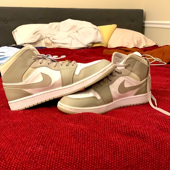 Grey Air Jordan 1 Mid College Grey - Picture 1 of 3